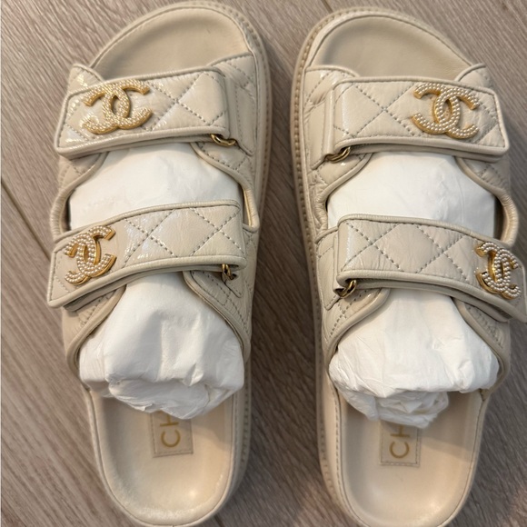 Chanel Cream Quilted Dad Sandals Mules with Gold Accents size 36 - Picture 3 of 10